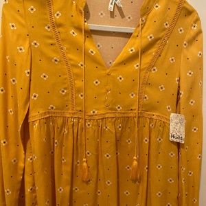 Yellow floral blouse by Mudd.